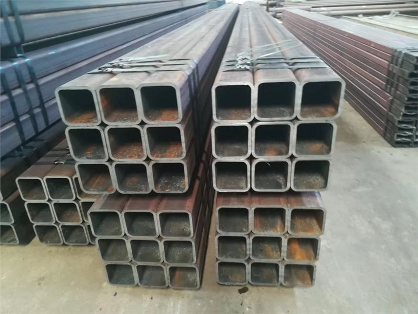 Seamless square tubes