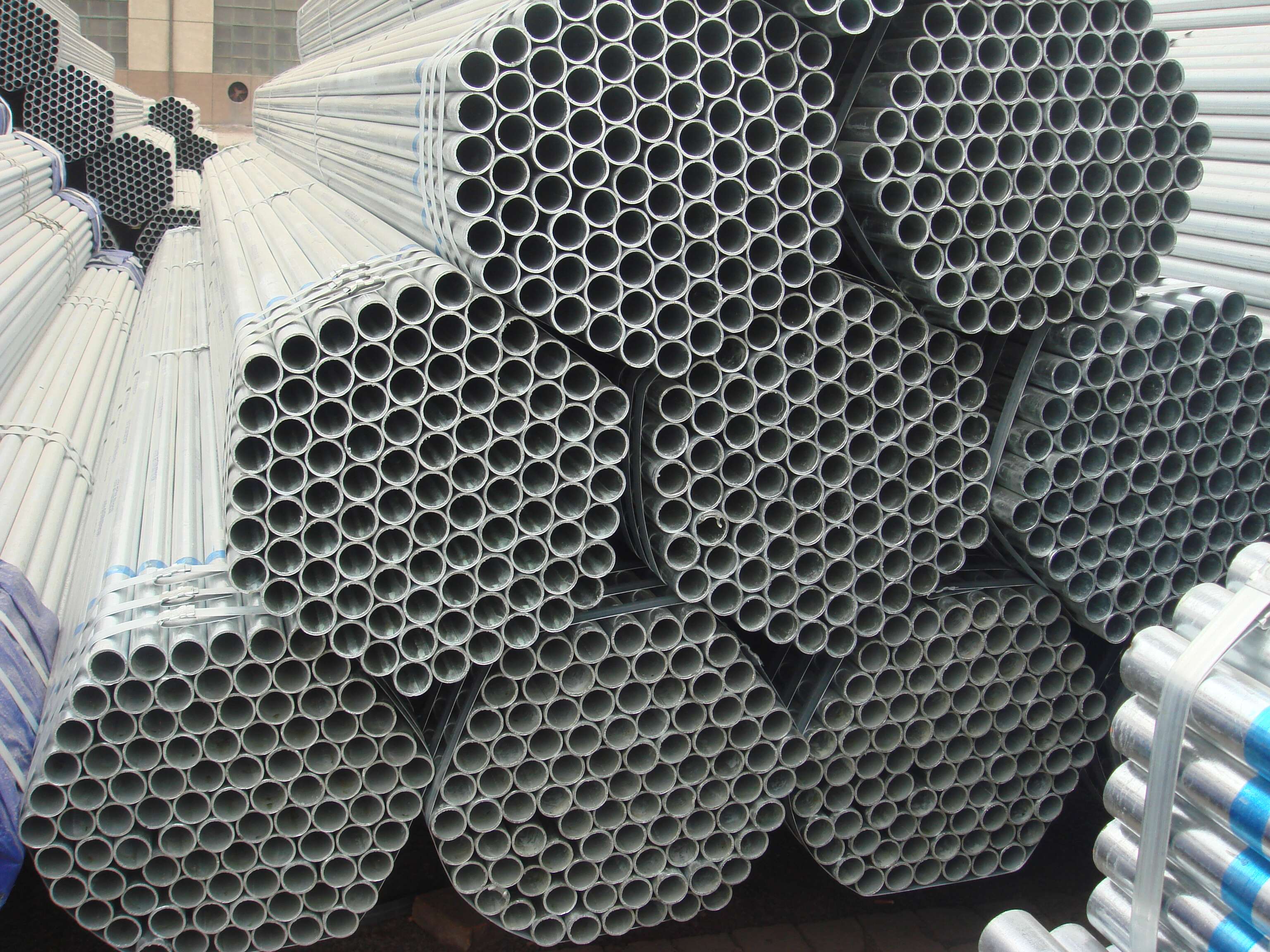 Galvanized steel tubes