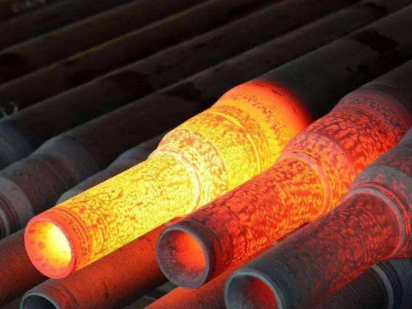 heat treatment of seamless pipes