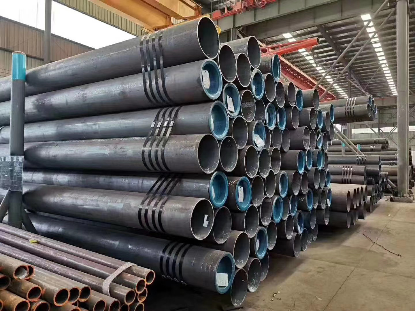 High pressure seamless tubes